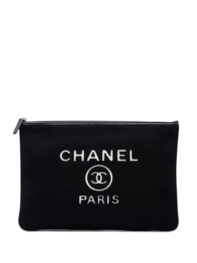 Pre-owned Chanel 2019 Large Wool Felt Deauville O Case Clutch Bag In Black