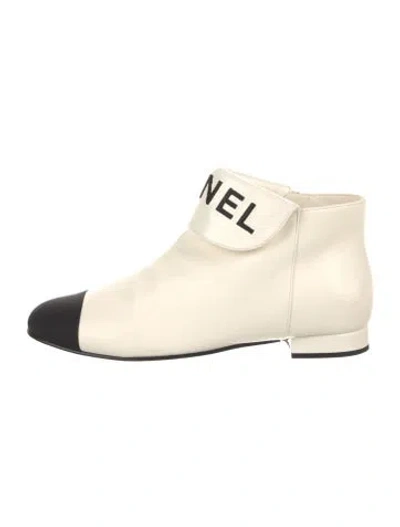 Pre-owned Chanel 2019 Leather Boots In White