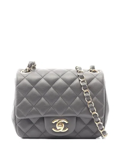 Pre-owned Chanel 2019 Matelasse Chain Shoulder Bag In Gray