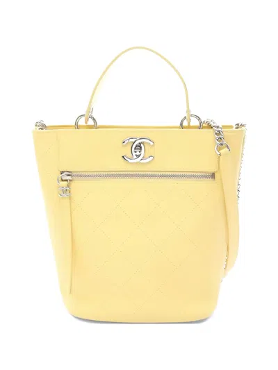 Pre-owned Chanel 2019 Matelasse Chain-strap Tote Bag In Yellow