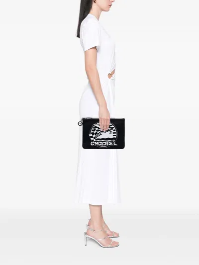 Pre-owned Chanel 2019 Medium Canvas La Pausa Zip O Case Clutch Bag In Black