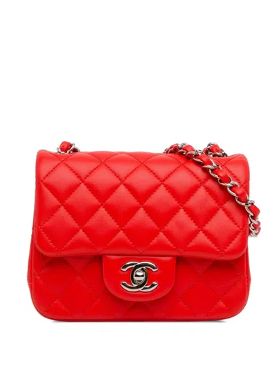 Pre-owned Chanel 2019 Mini Square Classic Lambskin Single Flap Crossbody Bag In 红色