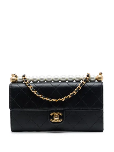 Pre-owned Chanel 2019 Quilted Goatskin Chic Pearls Clutch With Chain Crossbody Bag In 黑色