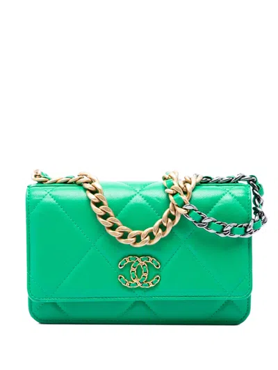 Pre-owned Chanel 2019 Quilted Lambskin 19 Wallet On Chain Satchel In Green