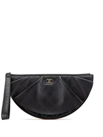 Pre-owned Chanel 2019 Quilted Lambskin Wave Clutch Bag