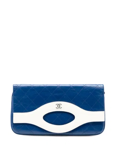 Pre-owned Chanel 2019 Small Bicolor Aged Calfskin 31 Clutch Bag In Blue
