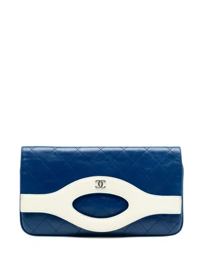 Pre-owned Chanel 2019 Small Bicolor Aged Calfskin 31 Clutch Bag In White