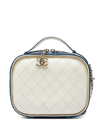 Pre-owned Chanel 2019 Small Cc Crumpled Calfskin Vanity Case Satchel In White