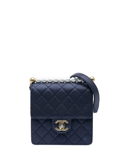 Pre-owned Chanel 2019 Small Lambskin Chic Pearls Flap Crossbody Bag In 蓝色