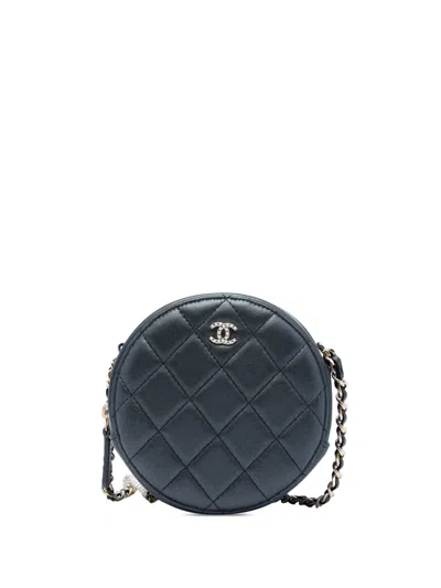 Pre-owned Chanel 2020 Cc Quilted Iridescent Lambskin Pearl Round Clutch With Chain Crossbody Bag In Black