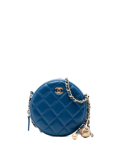 Pre-owned Chanel 2020 Cc Quilted Lambskin Pearl Crush Round Clutch With Chain Crossbody Bag In Blue