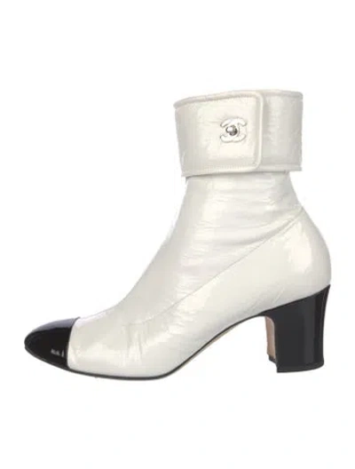 Pre-owned Chanel 2020 Interlocking Cc Logo Boots In White