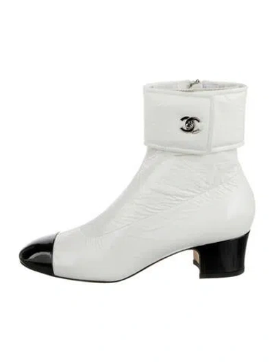 Pre-owned Chanel 2020 Interlocking Cc Logo Boots In White