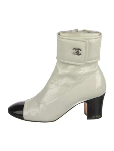 Pre-owned Chanel 2020 Interlocking Cc Logo Boots In White