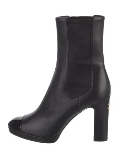 Pre-owned Chanel 2020 Interlocking Cc Logo Chelsea Boots In Black