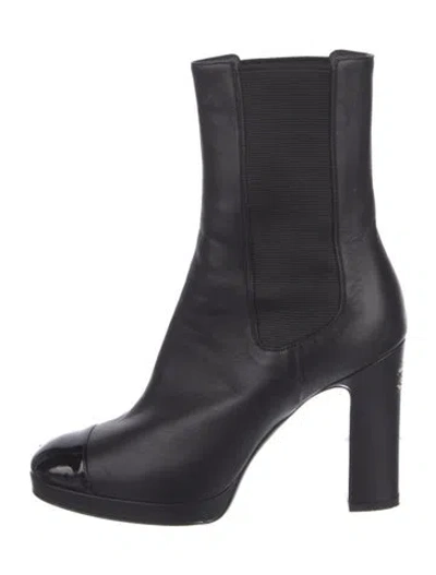 Pre-owned Chanel 2020 Interlocking Cc Logo Chelsea Boots In Black