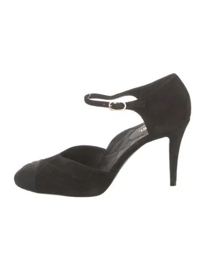 Pre-owned Chanel 2020 Interlocking Cc Logo D'orsay Pumps In Black
