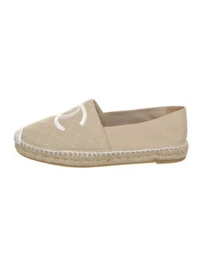 Pre-owned Chanel 2020 Interlocking Cc Logo Espadrilles In Neutral