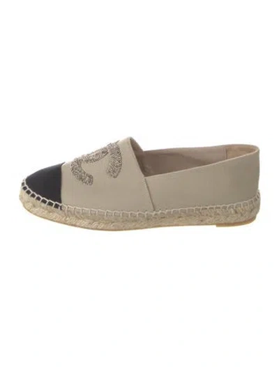 Pre-owned Chanel 2020 Interlocking Cc Logo Espadrilles W/ Tags In Neutrals