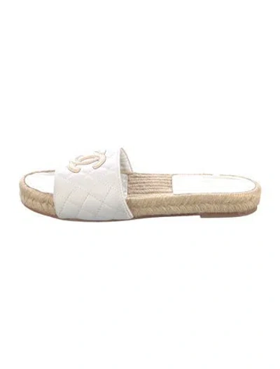 Pre-owned Chanel 2020 Interlocking Cc Logo Espadrilles In White