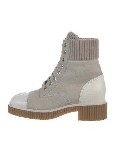 Pre-owned Chanel 2020 Interlocking Cc Logo Lace-up Boots In Grey/white
