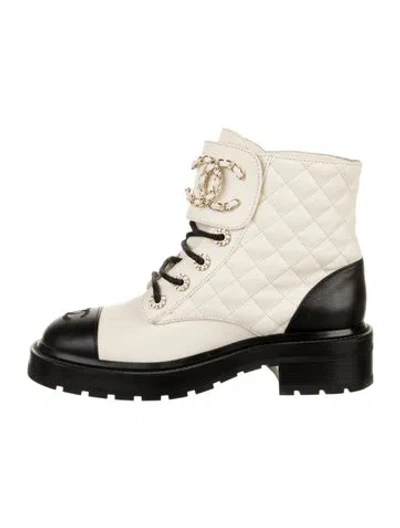 Pre-owned Chanel 2020 Interlocking Cc Logo Lace-up Boots In Neutrals