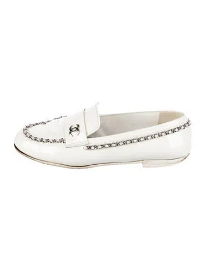 Pre-owned Chanel 2020 Interlocking Cc Logo Loafers In White