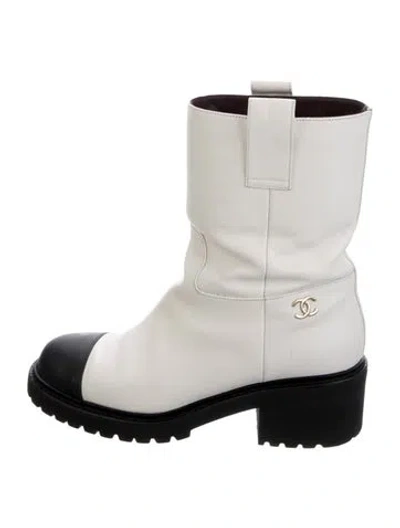 Pre-owned Chanel 2020 Interlocking Cc Logo Moto Boots In White