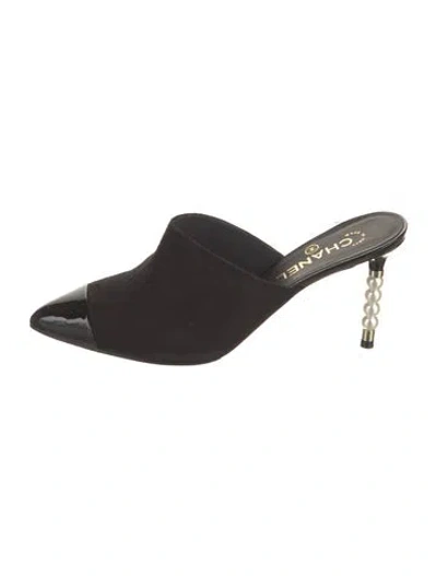 Pre-owned Chanel 2020 Interlocking Cc Logo Mules In Black