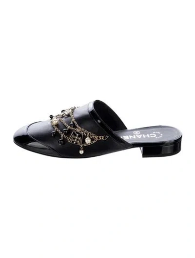 Pre-owned Chanel 2020 Interlocking Cc Logo Mules In Black
