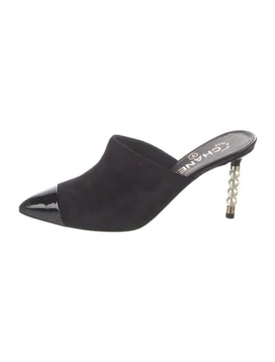 Pre-owned Chanel 2020 Interlocking Cc Logo Mules In Black
