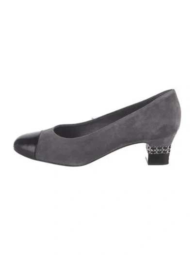 Pre-owned Chanel 2020 Interlocking Cc Logo Pumps In Grey