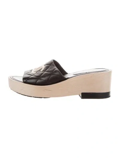 Pre-owned Chanel 2020 Interlocking Cc Logo Slides In Black