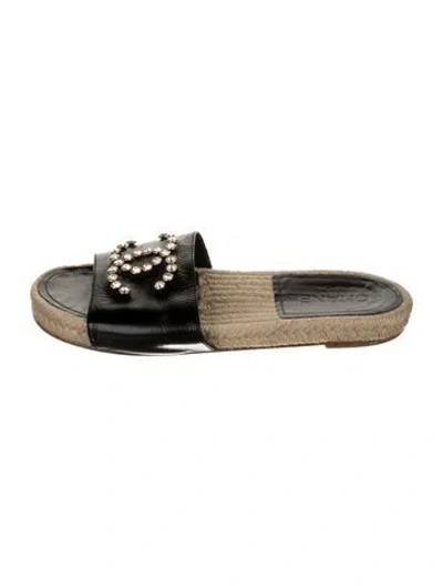 Pre-owned Chanel 2020 Interlocking Cc Logo Slides In Black