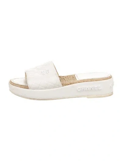 Pre-owned Chanel 2020 Interlocking Cc Logo Slides In White