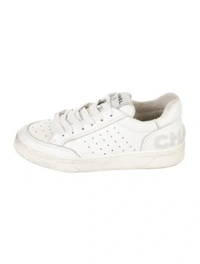 Pre-owned Chanel 2020 Interlocking Cc Logo Sneakers In White