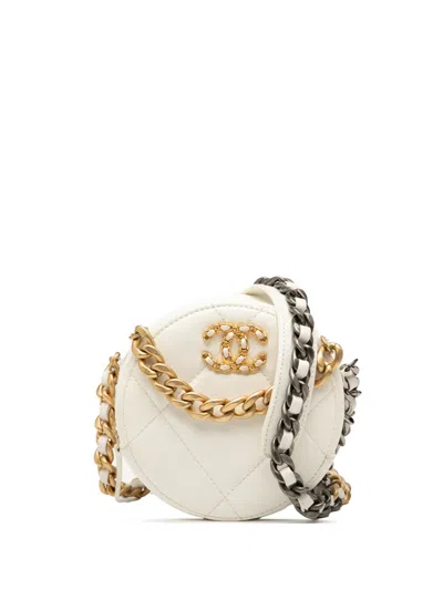 Pre-owned Chanel 2020 Lambskin 19 Round Clutch With Chain Satchel In White