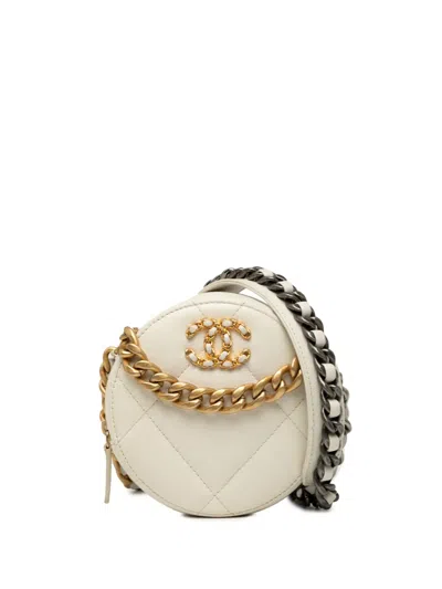 Pre-owned Chanel 2020 Quilted Goatskin 19 Round Clutch With Chain Satchel In White