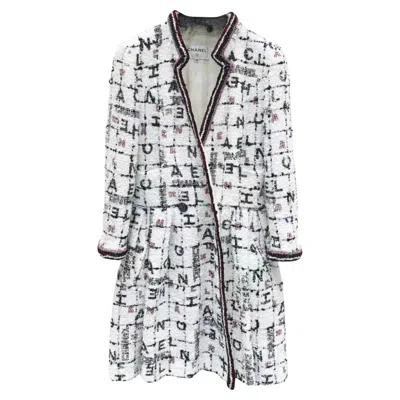 Pre-owned Chanel 2020 Runway 16k$ Cc Logo White Tweed Coat
