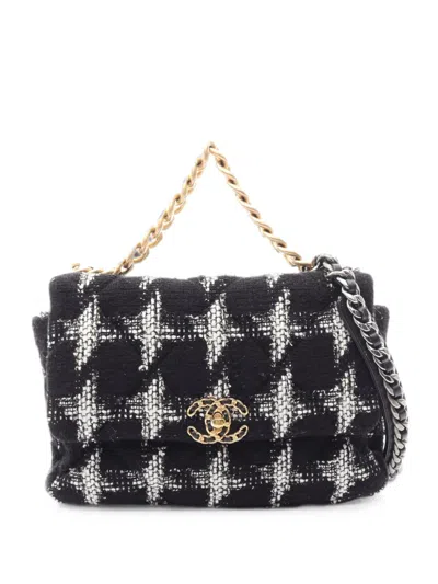 Pre-owned Chanel 2020-2021 19 Dixneuf Matelassé Leather Shoulder Bag In Black