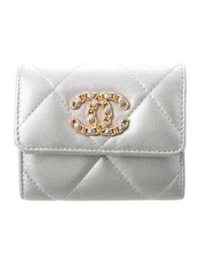 Pre-owned Chanel 2020-2021 19 Small Flap Wallet