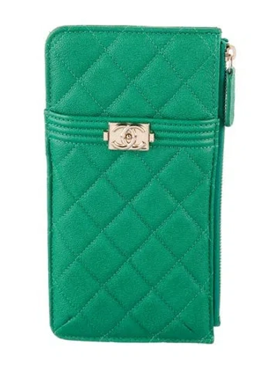 Pre-owned Chanel 2020-2021 Boy Card Holder In Green