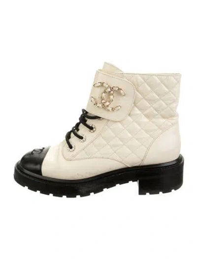 Pre-owned Chanel 2020-2021 Interlocking Cc Logo Lace-up Boots In Neutrals