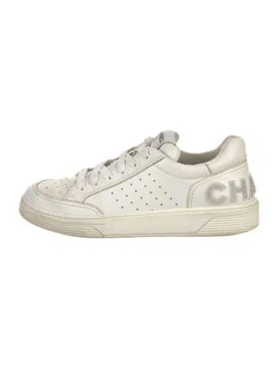 Pre-owned Chanel 2020-2021 Interlocking Cc Logo Sneakers In Neutrals/white