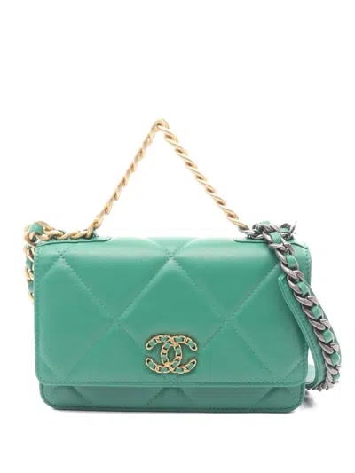 Pre-owned Chanel 2021 19 Matelassé Cross Body Bag In Green