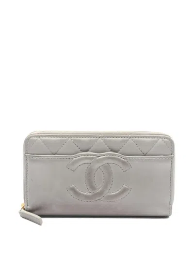 Pre-owned Chanel 2021-2022 Matelasse Round Wallet In Gray