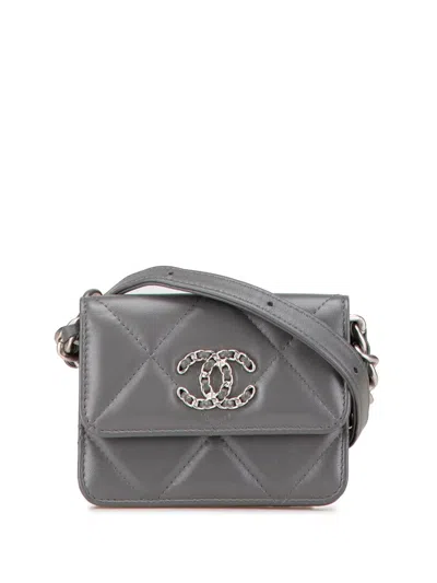 Pre-owned Chanel 2021-2024 Lambskin 19 Flap Coin Purse With Chain Crossbody Bag In Grey