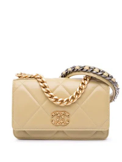 Pre-owned Chanel 2021-2024 Quilted Lambskin 19 Wallet On Chain Satchel