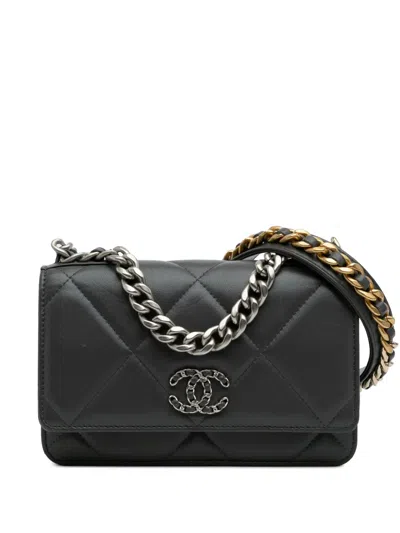 Pre-owned Chanel 2021-2024 Quilted Lambskin 19 Wallet On Chain Satchel
