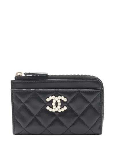 Pre-owned Chanel 2021-2025 Cc Quilted Lambskin Pearl Zipped Card Holder In Black